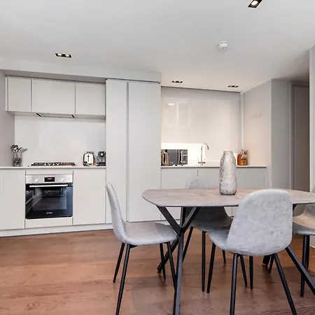 New Build-Air Con-2 Bedroom-Two Bathrooms Apt 4 London Exterior photo